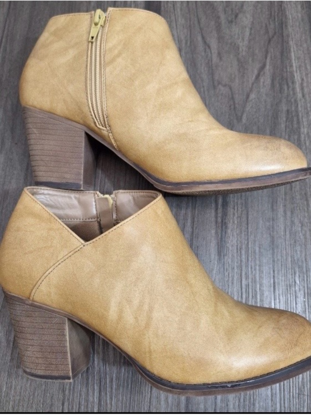 Mata Women's Tan Leather Side Zip Cutout Ankle Booties Block Heel Size 8
